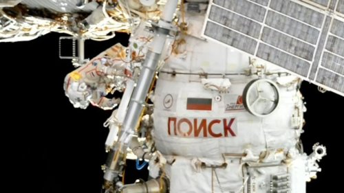 Russe muss Außeneinsatz auf ISS abbrechen