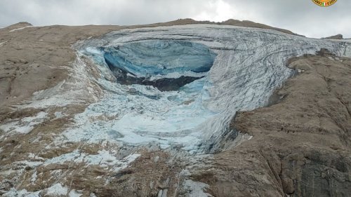 Mindestens sechs Tote bei Gletschersturz in Dolomiten