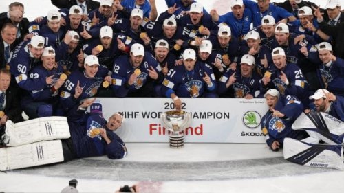 Ministerpräsidentin als Fan - Finnlands Eishockey-Gold