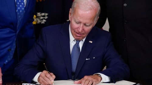 Biden unterzeichnet historisches Klima-Gesetz