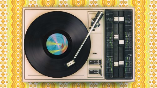 vintage-record-players-have-made-a-comeback-yours-could-be-worth