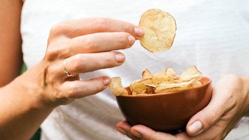 How To Make Guilt-Free Potato Chips in Your Microwave That Are Actually Crispy