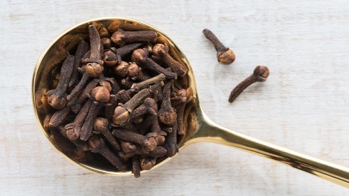 Brewing This Spice Into Tea Can Help You Relieve Allergies, Inflammation, and Lose Weight