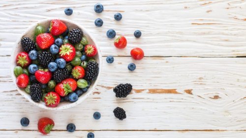 Skin Issues? Eat These 5 Berries to Reduce Wrinkles, Remove Age Spots, and More