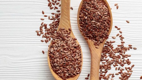 The Benefits of Flaxseed (Plus 4 Ways to Easily Add It to Your Diet)