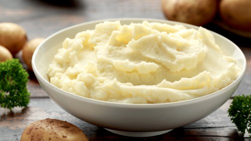 How to Make Low-Calorie Mashed Potatoes That Are Just as Creamy and Delicious