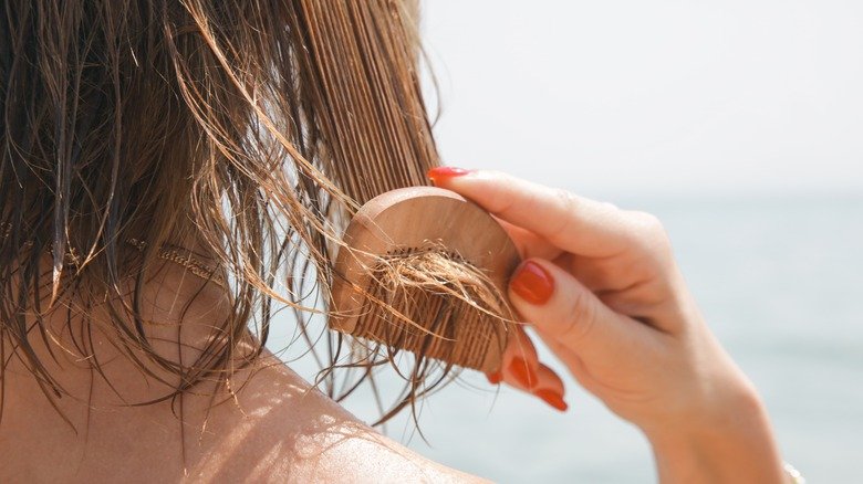 Oh, BTW, The Sun Can Majorly Damage Your Hair. Here's How To Prevent It 