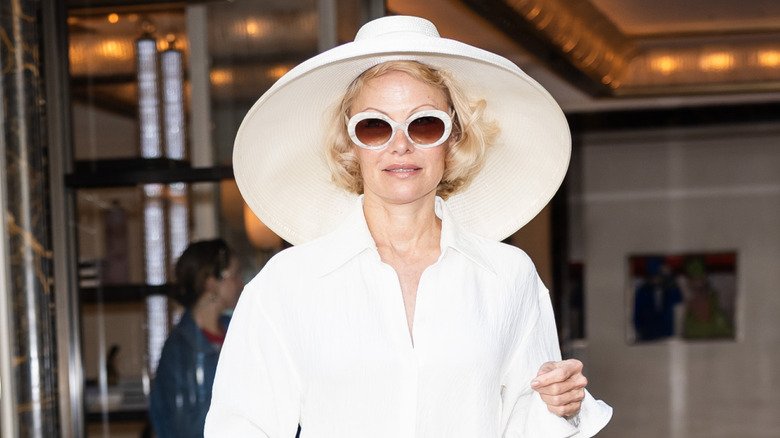 Pamela Anderson Is The Queen Of A Quirky Hat & These Pics Prove It