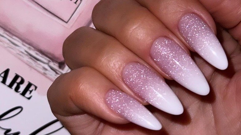 8 New Years Eve 2024 Manicure Ideas More Dazzling Than The Ball Drop