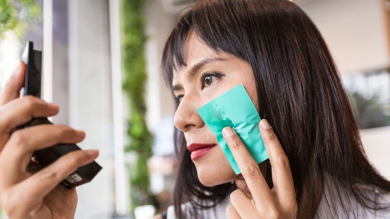 The Top 5 Must-Have Skincare Ingredients For Oily Skin