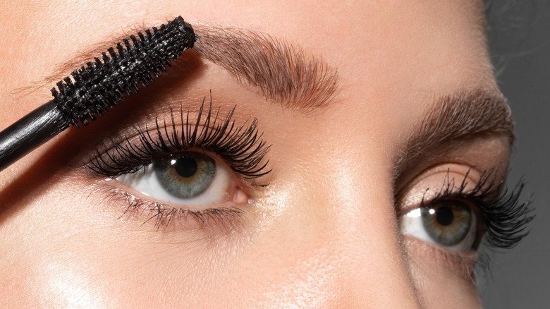 What Is Tubing Mascara And Why Is It Suddenly Everywhere?