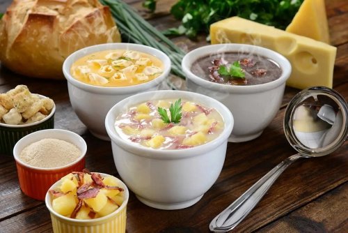 10 dicas de alimentos para acompanhar sopas, cremes e caldos