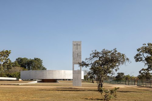 ARQBR Arquitetura e Urbanismo built concrete church complementing the Brazilian landscape