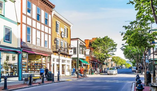 8 of the Most Charming Small Towns to Visit in the Atlantic Coast