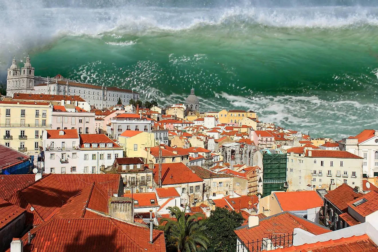 What Are The Differences Between Tidal Waves And Tsunamis?