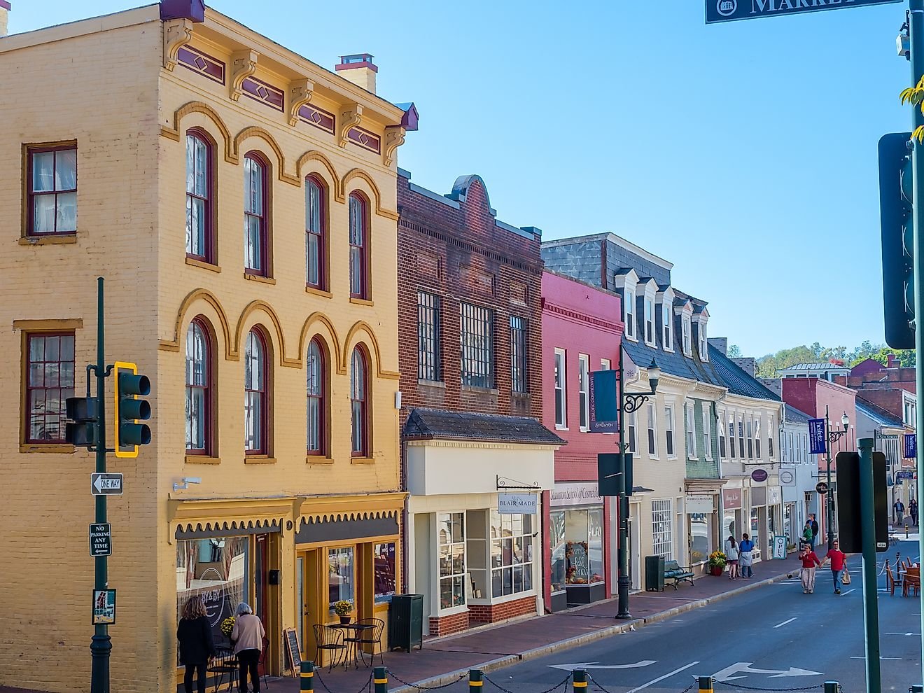 These Small Towns in Virginia That Come Alive In The Fall