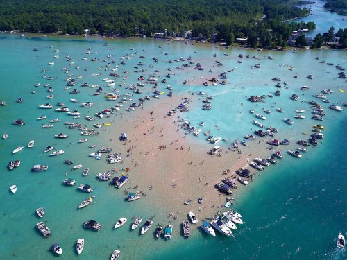 10 Most Beautiful Lakes In Michigan