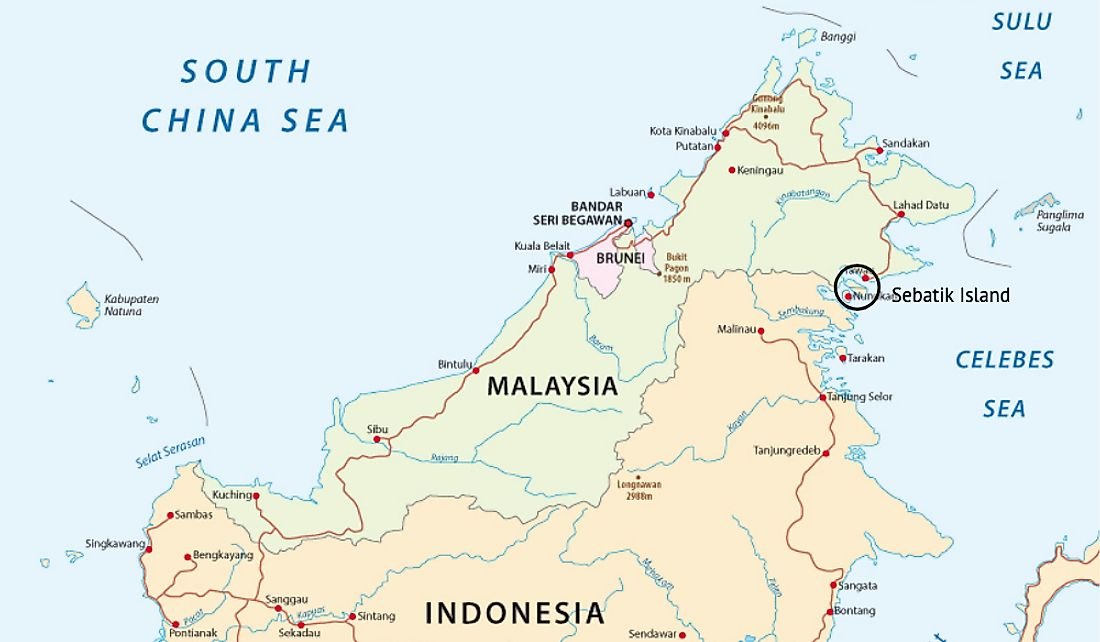Which Countries Share Sebatik Island?