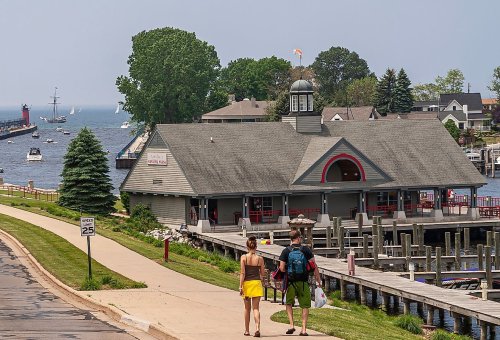 6 Serene Towns in Michigan for a Weekend Retreat