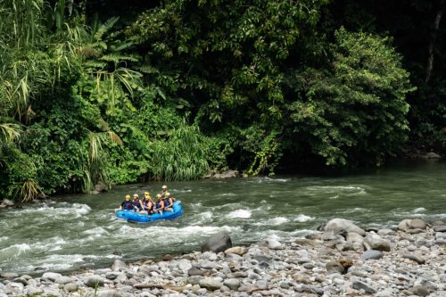 Whitewater rafting the Río Pacuare: Why you should choose an overnight stay