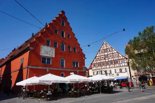 Nördlingen Sehenswürdigkeiten: Tipps für die Stadtmauer, Altstadt & die Region
