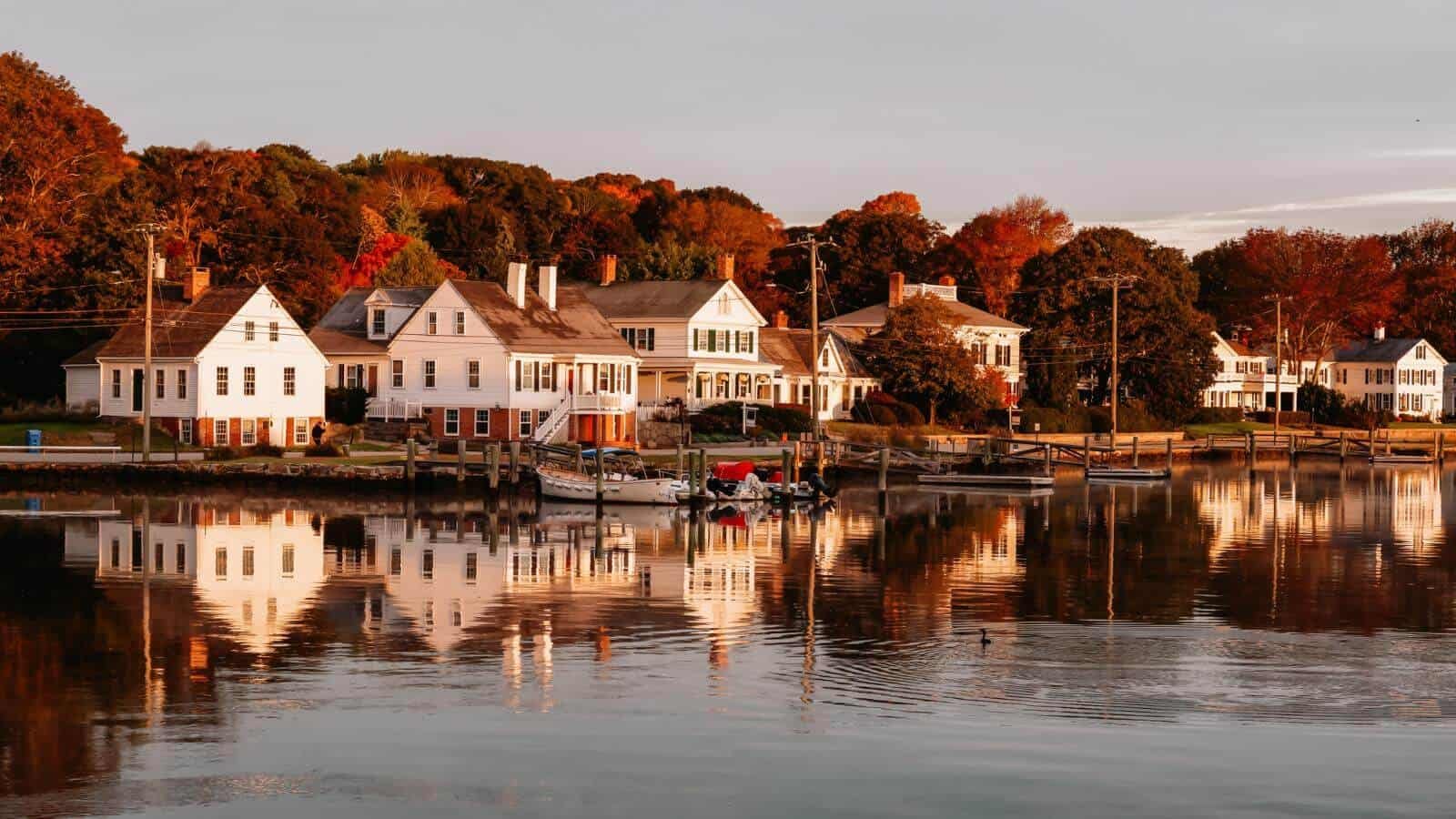 12 Quaint US Harbor Towns for a Relaxing Seaside Vacation