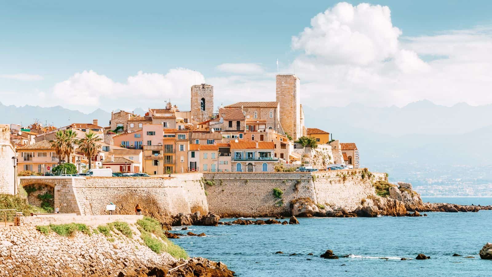 12 Beautiful Places in Southern France Overwhelmed by Overtourism
