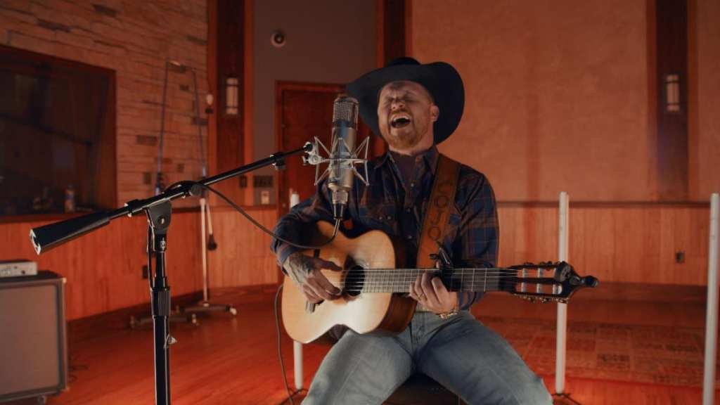 Cody Johnson Delivers Flawless Cover Of Reba McEntire’s 1986 Hit “Whoever’s In New England”