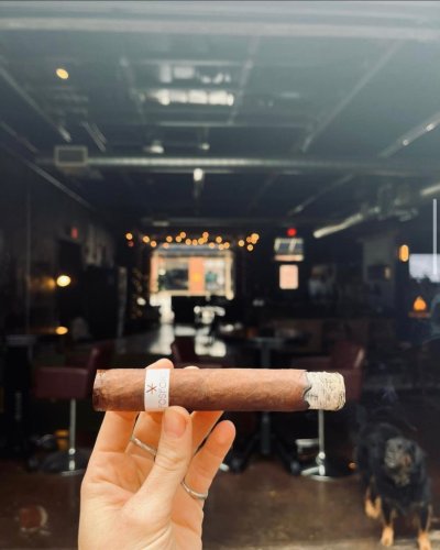 How to Enjoy a Cigar: An Easy Guide – La Cultura Cigar & Social