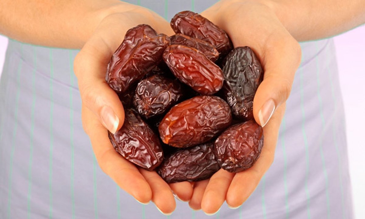 Dates Benefits: 10 Reasons to Include This “Flexible” Fruit in Your Diet