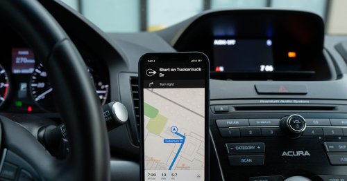 Apple Maps versus Google Maps: Tide is turning, say analysts