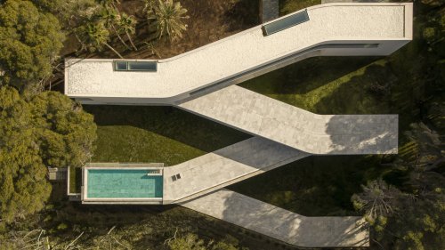 In Alicante, the Sabater House Zigzags its Way Across the Scenic Landscape - PLAIN Magazine