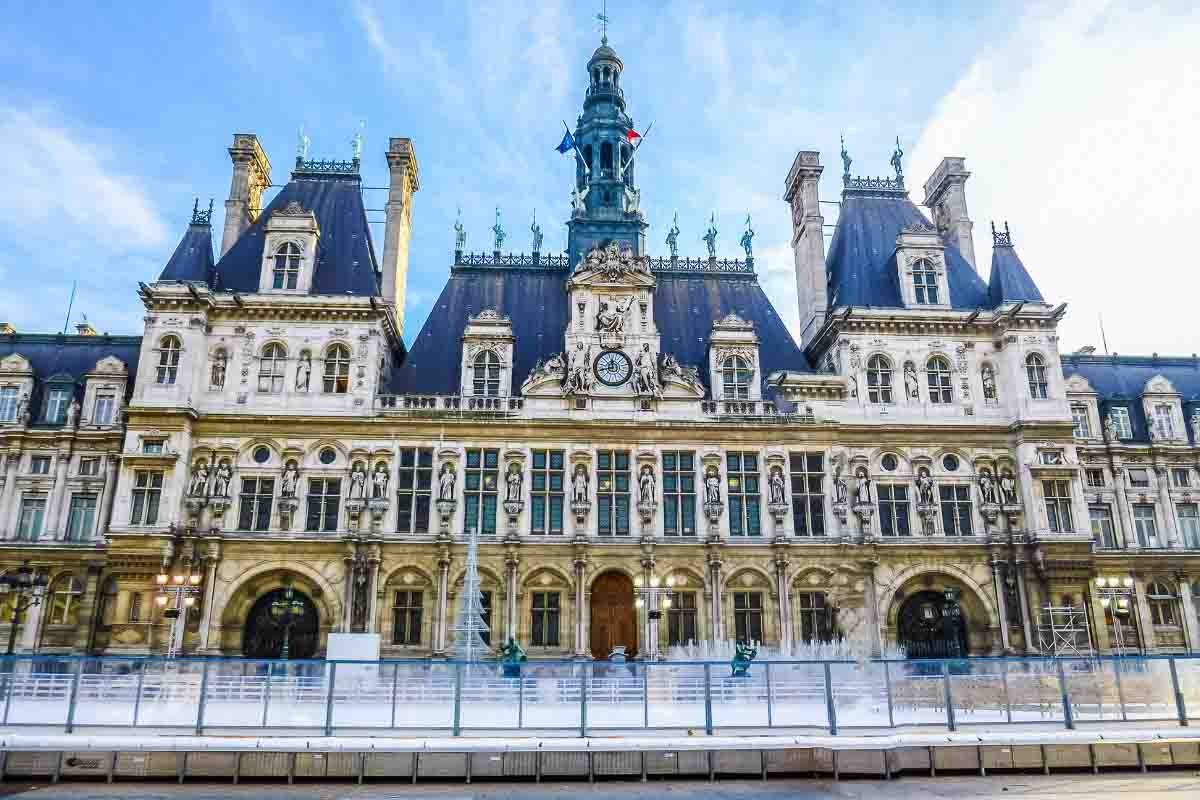 25 Famous Paris Monuments Not to Miss