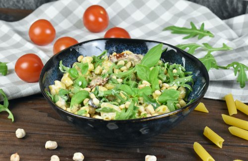 Mediterraner Nudelsalat mit Caesar Dressing
