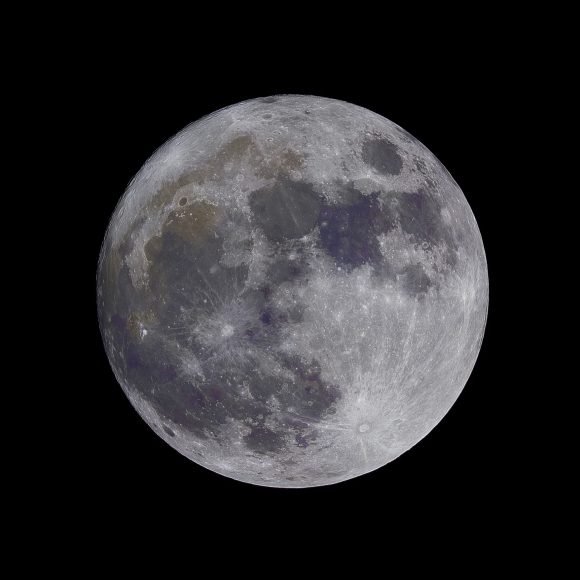 Level Up Your Moon Photography Skills With These Great Resources - cover