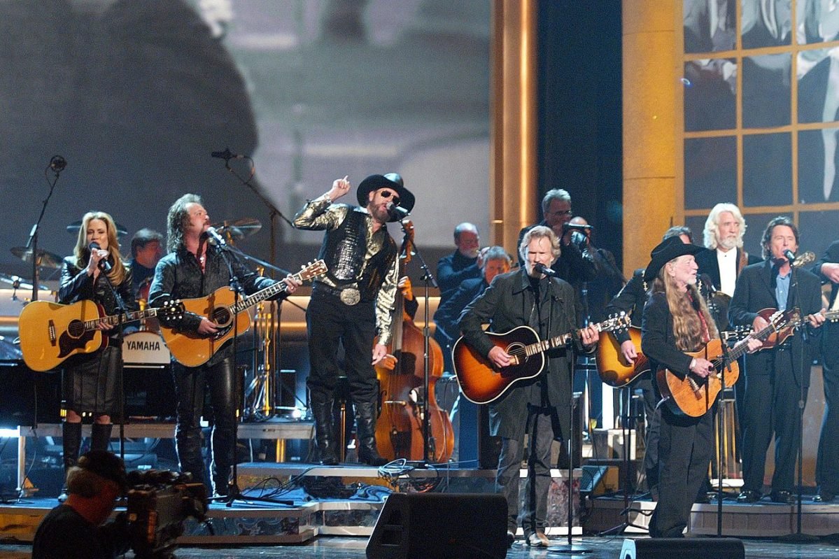 Watch Willie Nelson, Kris Kristofferson, Hank Williams Jr. & More Honor The Great Johnny Cash Back In 2003