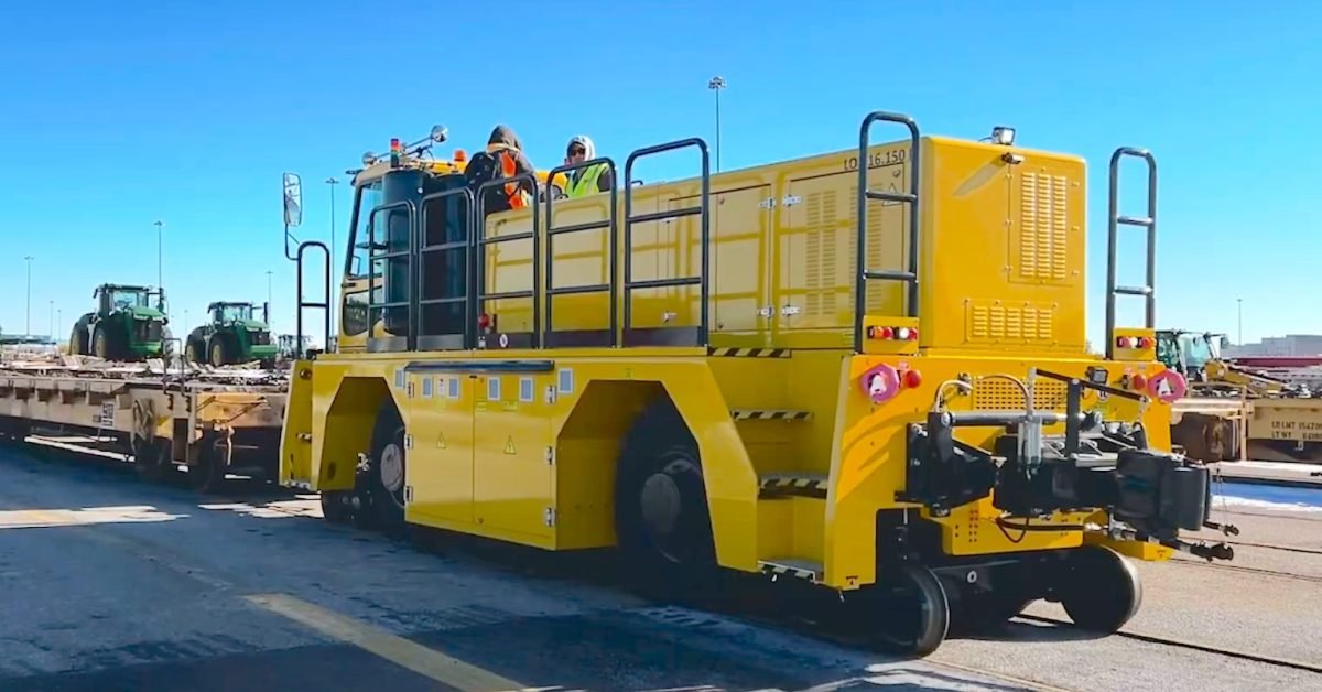 First ever electric rail car mover gets to work at Port of Baltimore [video]