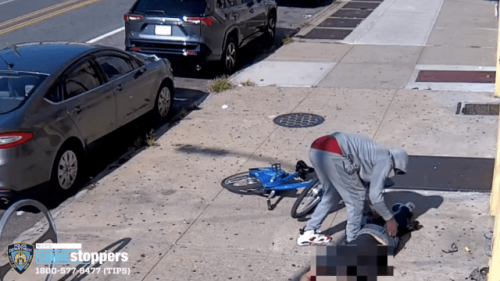 New York City robbery suspect beats man unconscious, seen rifling through his pockets in vicious daytime attack