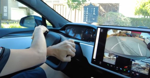 Elon Musk confirms Tesla will not offer a regular steering wheel on new Model S/X