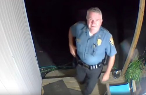 14 second clip shows why no-one can trust cops