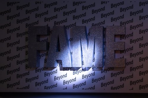 “Beyond Fame – Die Kunst der Stars” – NRW-Forum Düsseldorf