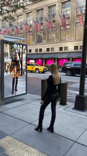 AR Mirrors Take Window Shopping To The Next Level
