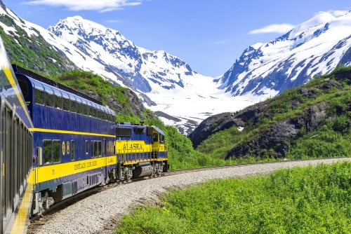 7 Gorgeous Train Trips You Can Only Experience From Anchorage