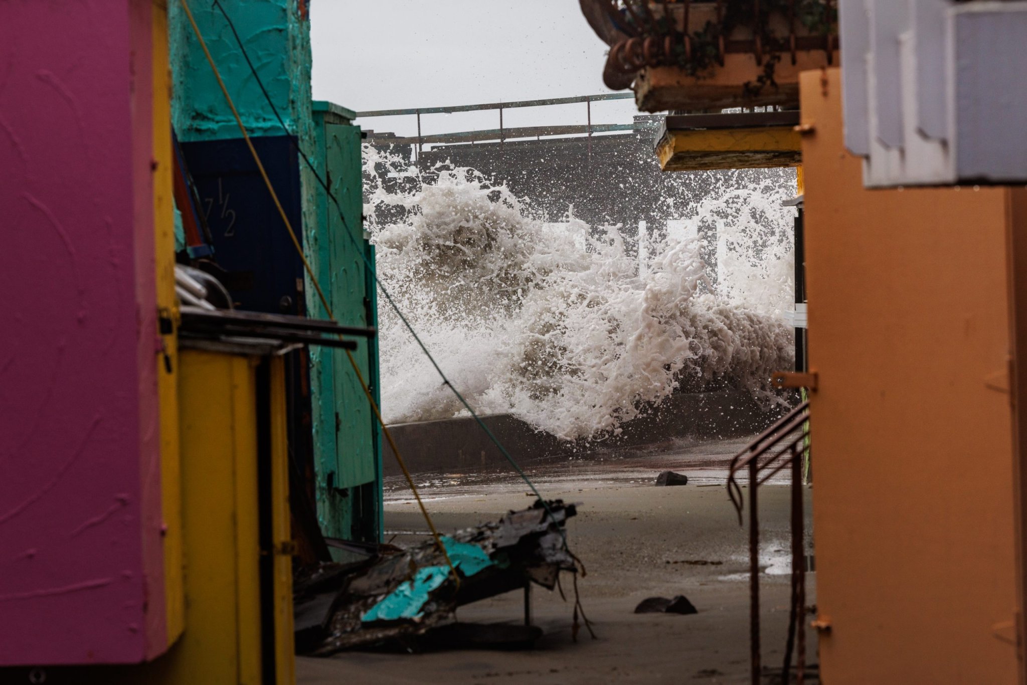 Huge swells could force holiday beach closures in Santa Cruz County