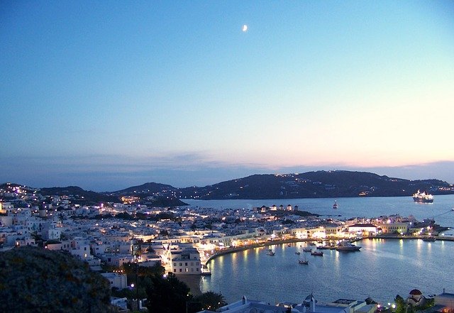 Best Party Islands in Greece | LooknWalk Greece