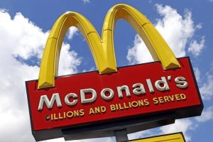 McDonald's: dopo 32 anni abbandona la Russia