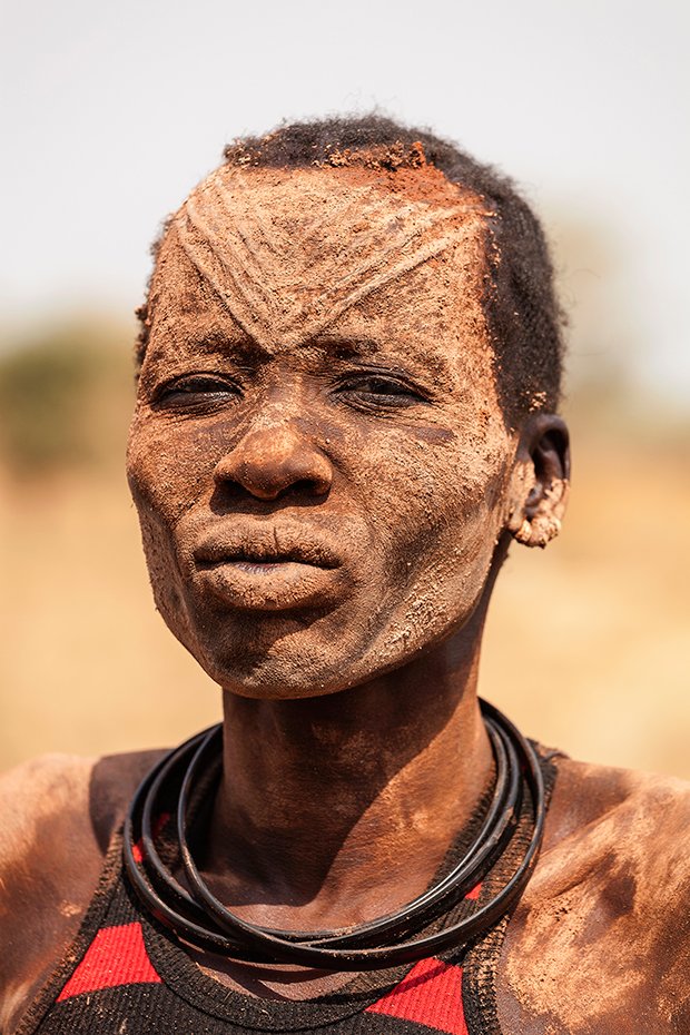 Photographs of the Isolated Mundari Tribe and Their Precious Cattle