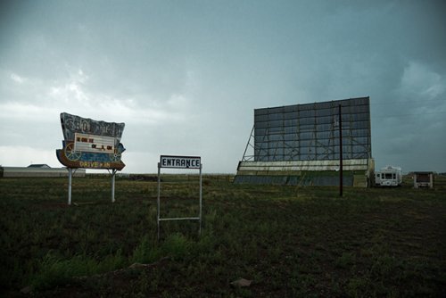 Photos of the Last Remaining American Drive-In Theaters