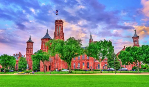 A Complete Guide to the Smithsonian Museums, Galleries, and Gardens on the National Mall