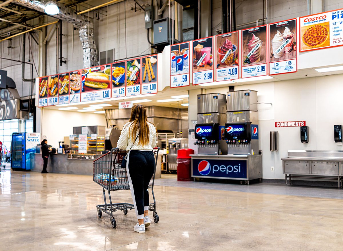 The Worst Items to Order Off Costco's Food Court Menu (and the Best)